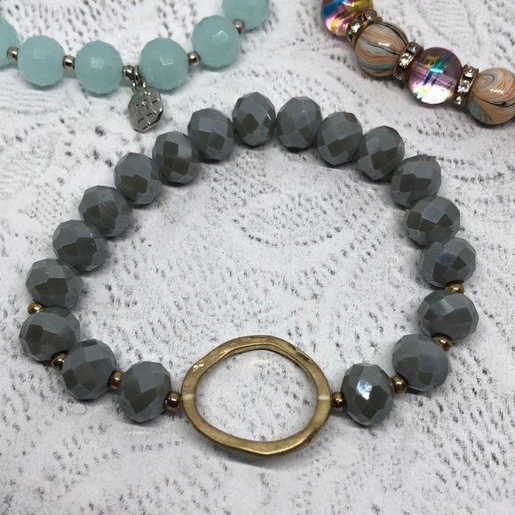 Bundle lot 3 crystal and art glass stackable layer stretch boho bracelets. - Picture 2 of 4